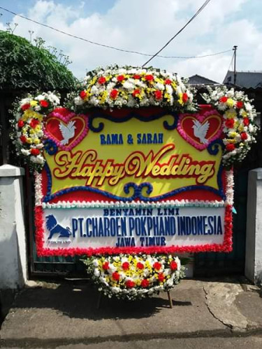 Karangan Bunga Pernikahan aula korem 102 panju panjung